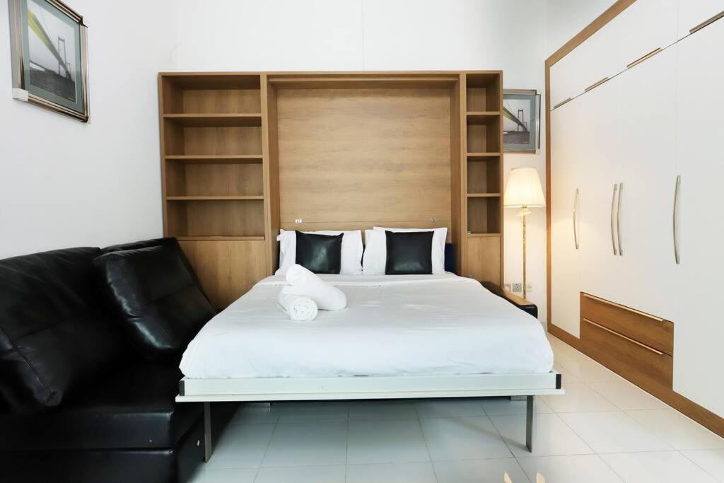 Brown Stone Homes Glamz *